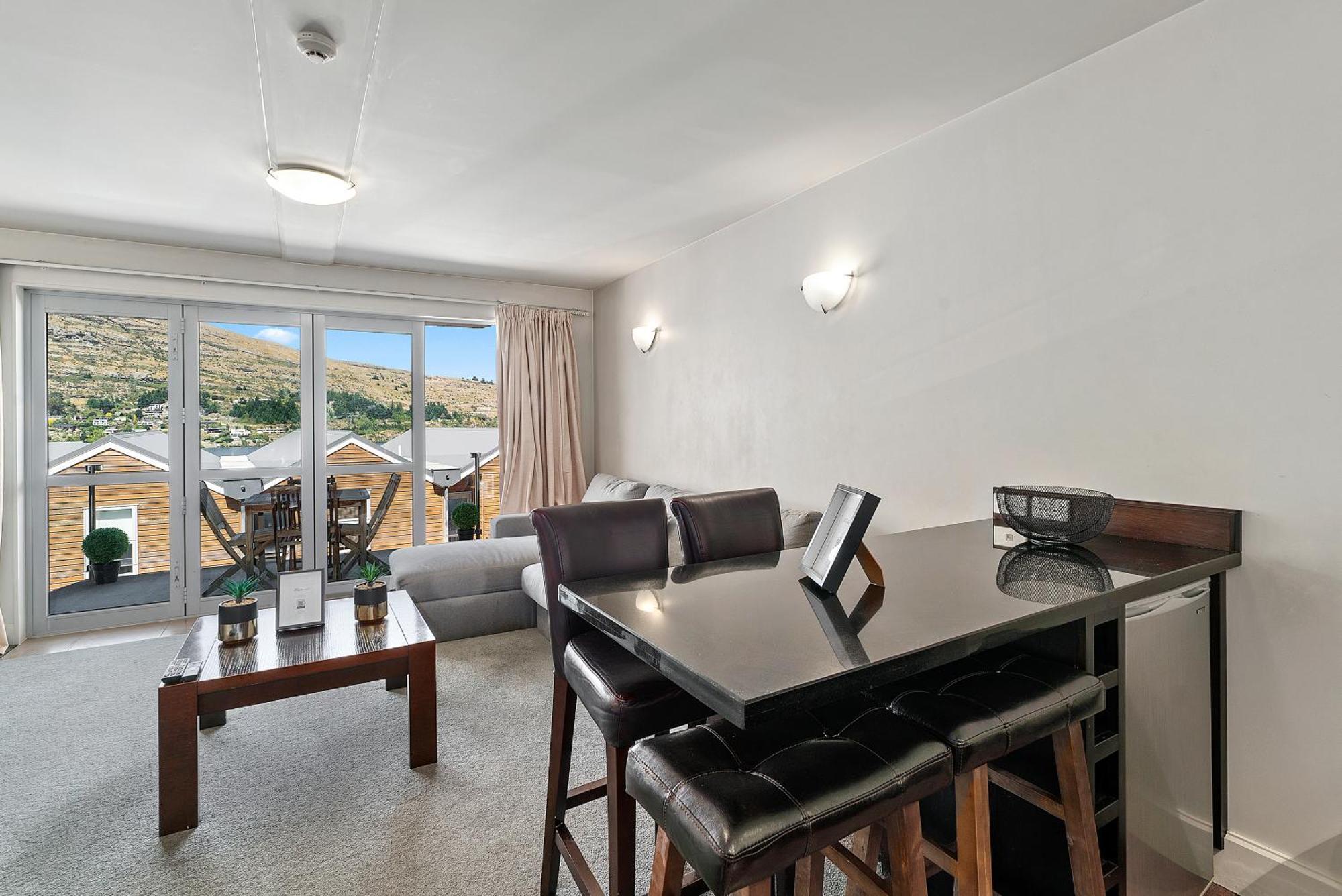 Lakeside Living - Modern 2-Bedroom Apartment Queenstown Eksteriør bilde