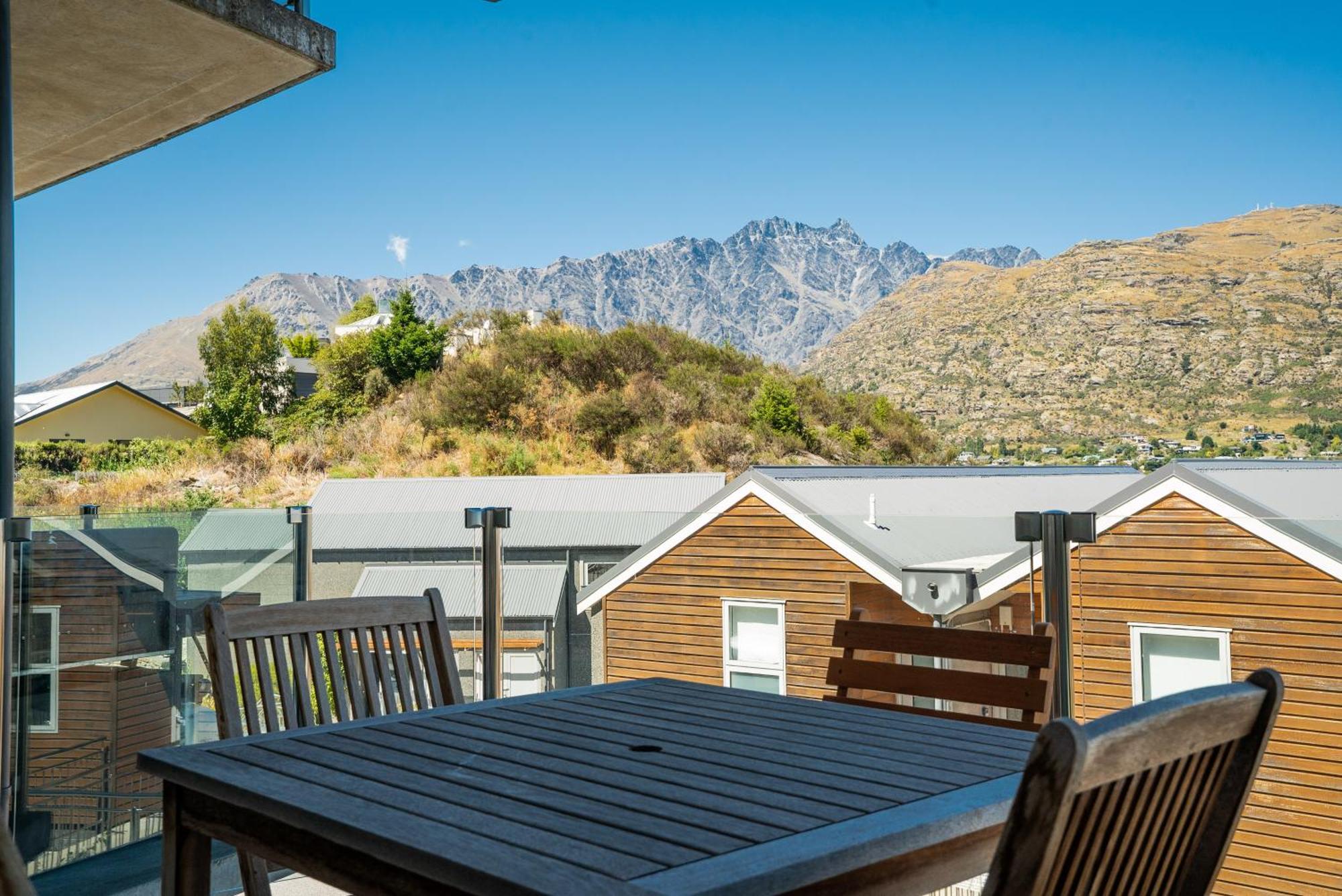 Lakeside Living - Modern 2-Bedroom Apartment Queenstown Eksteriør bilde